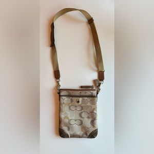 COPY - Coach Optic Signature Swingpack cross body bag